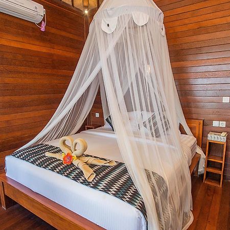 Tawe Ocean Blue Villa Lembongan ภายนอก รูปภาพ